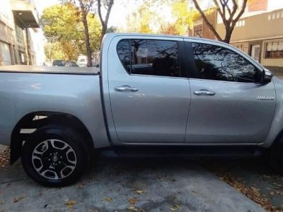 Toyota Hilux srx at 2.8 4x4 2021 impecable 40.000km