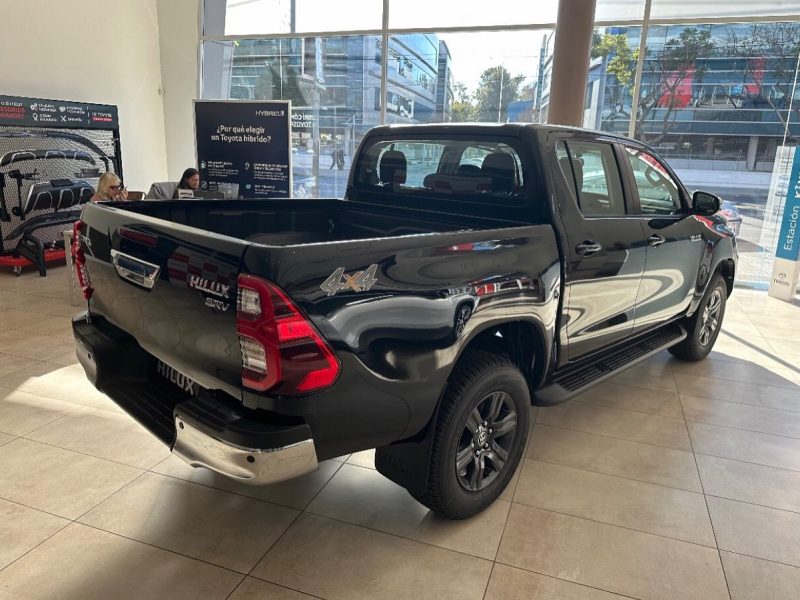 Toyota Hilux Srv 4x4 2024 0km a patentar