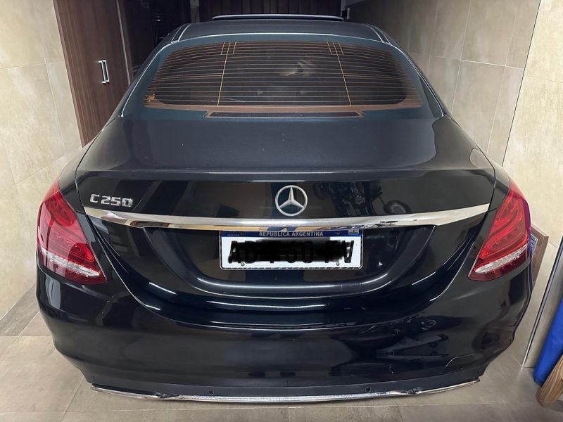 Mercedes Benz c250 Style 2017 80.000km 4 cubiertas nuevas sin detalles